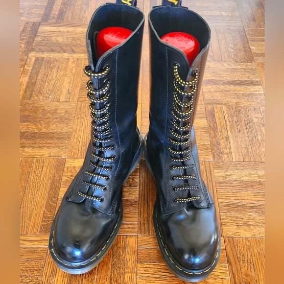 Made in England Doc Marten boots - Picture 1 of 10